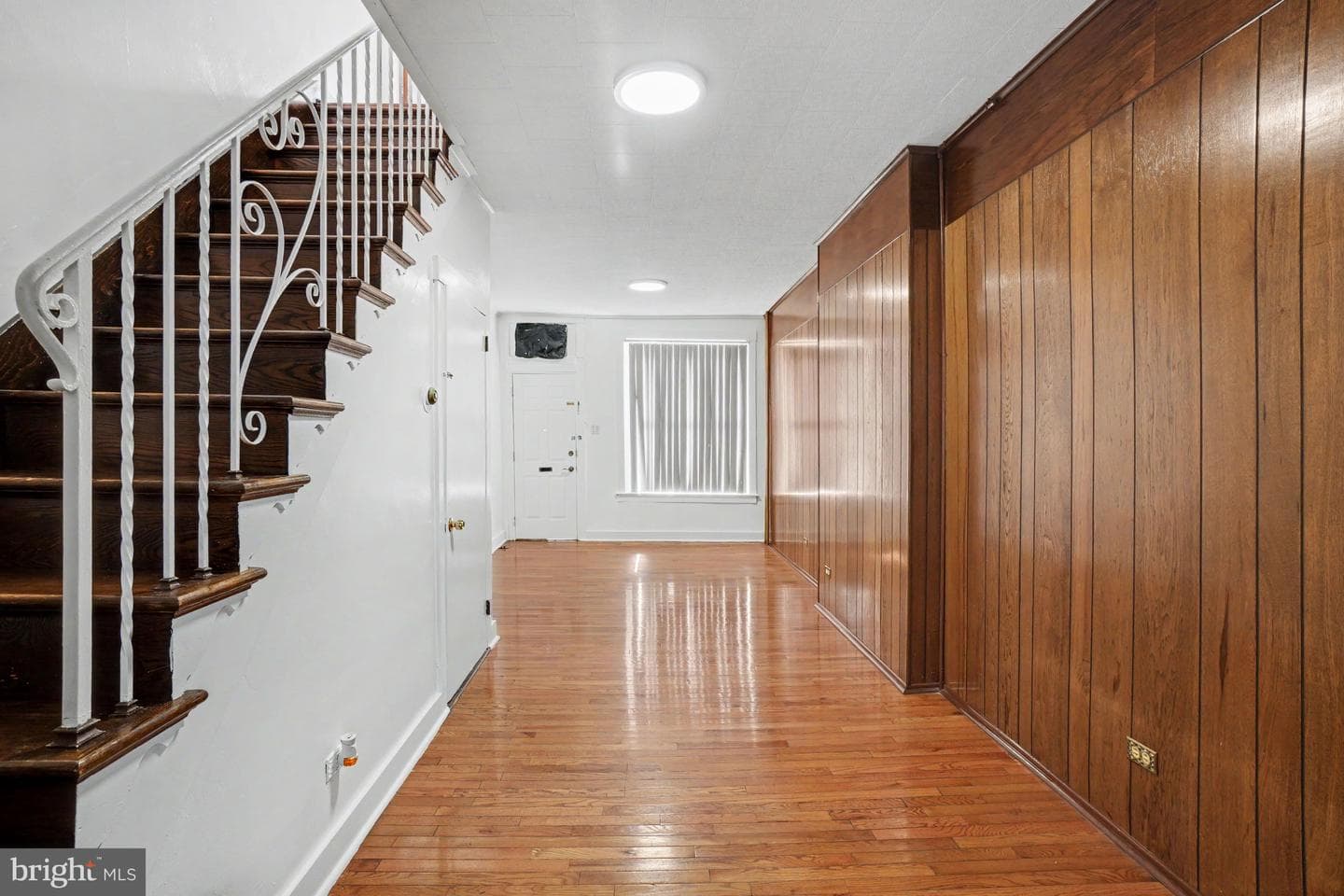 546 Locust Street photo 5