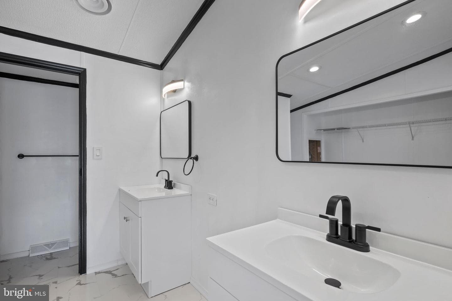 138 Heister Road photo 11
