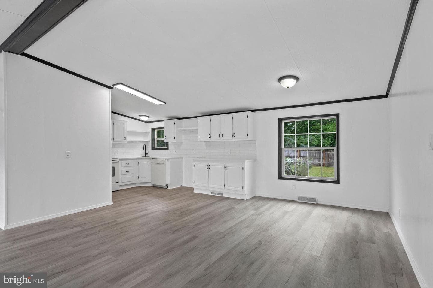 138 Heister Road photo 6