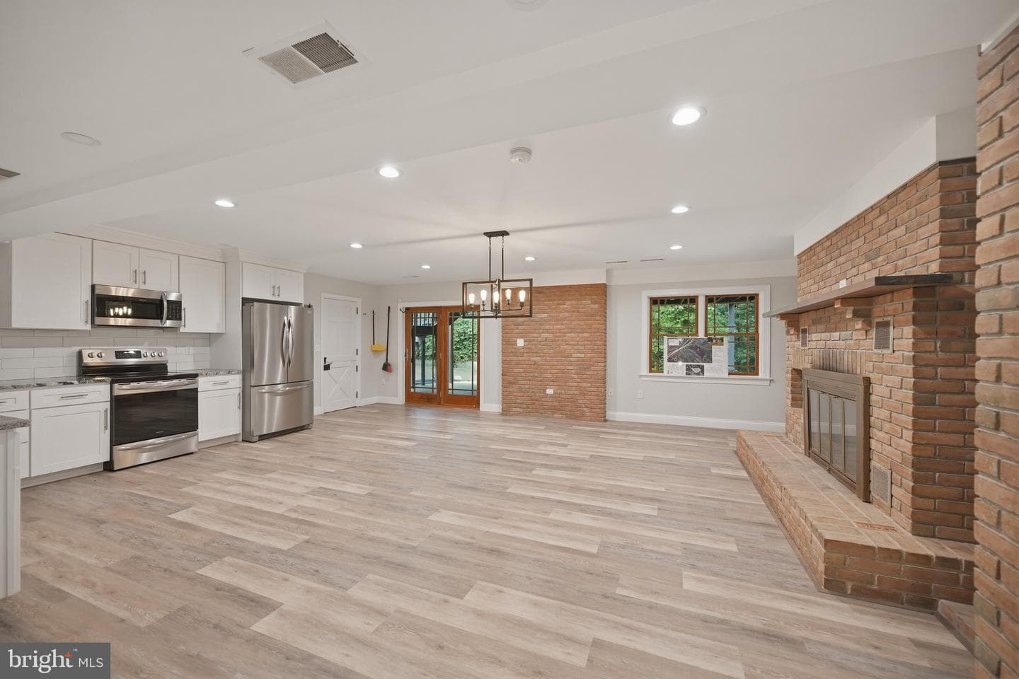 665 Fairmont Avenue photo 10