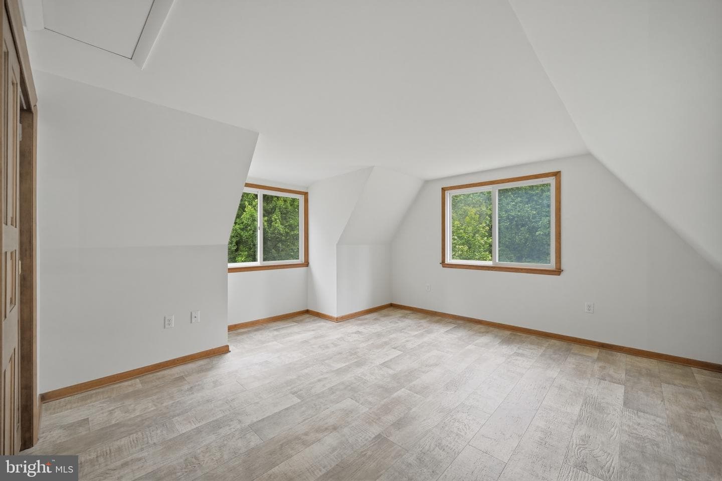 665 Fairmont Avenue photo 11