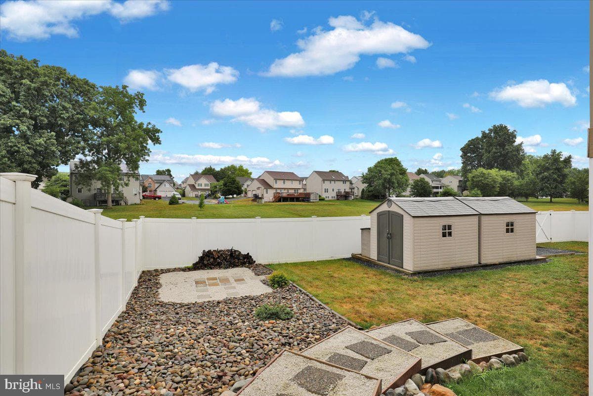 640 Ebersole Road photo 25