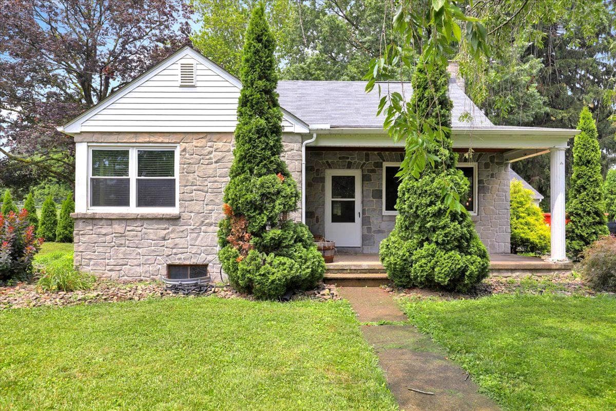 130 W 38th Street photo 25