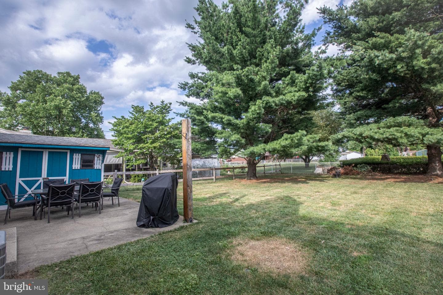 207 N Linden Street photo 25