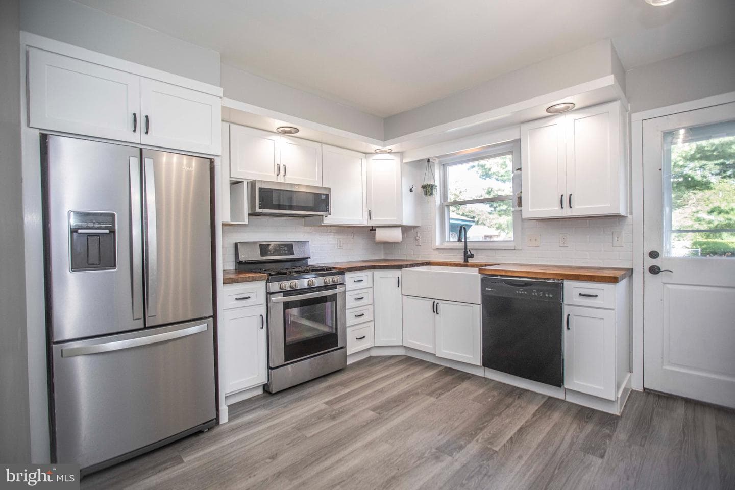 207 N Linden Street photo 5