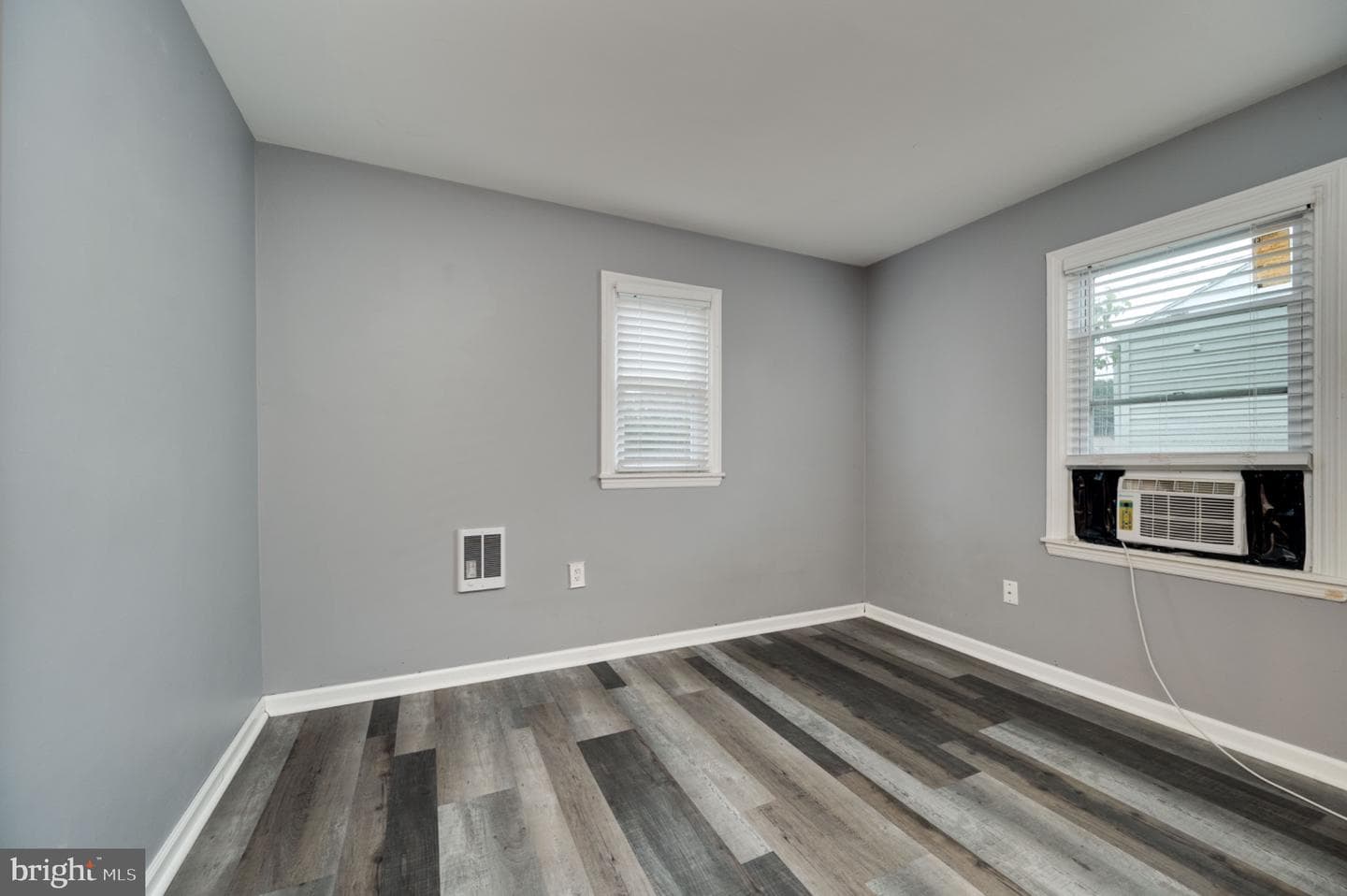 514 Curtis Avenue photo 8
