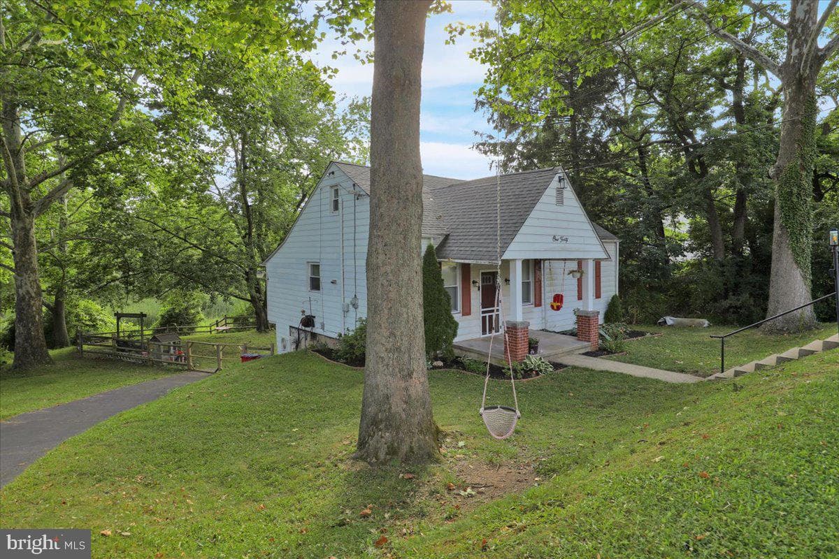 140 Pennwyn Place photo 3