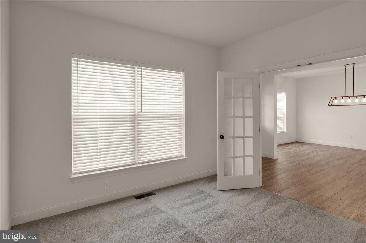 331 Chatsworth Court photo 10