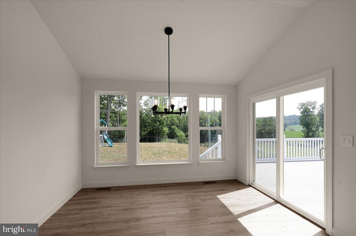 331 Chatsworth Court photo 16