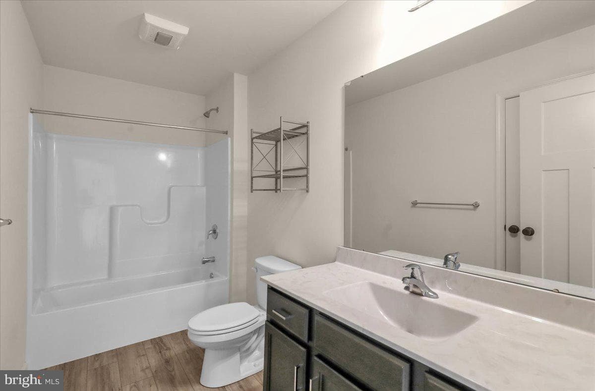 331 Chatsworth Court photo 33