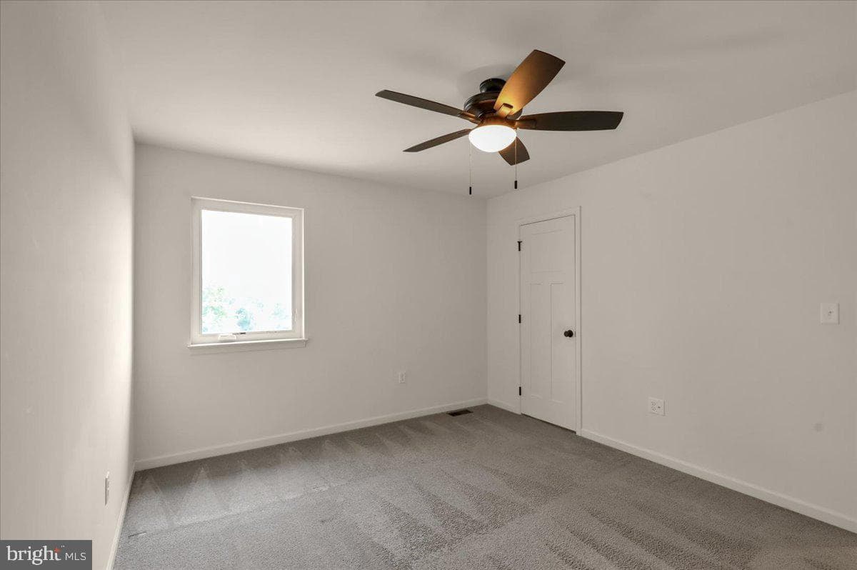 331 Chatsworth Court photo 36