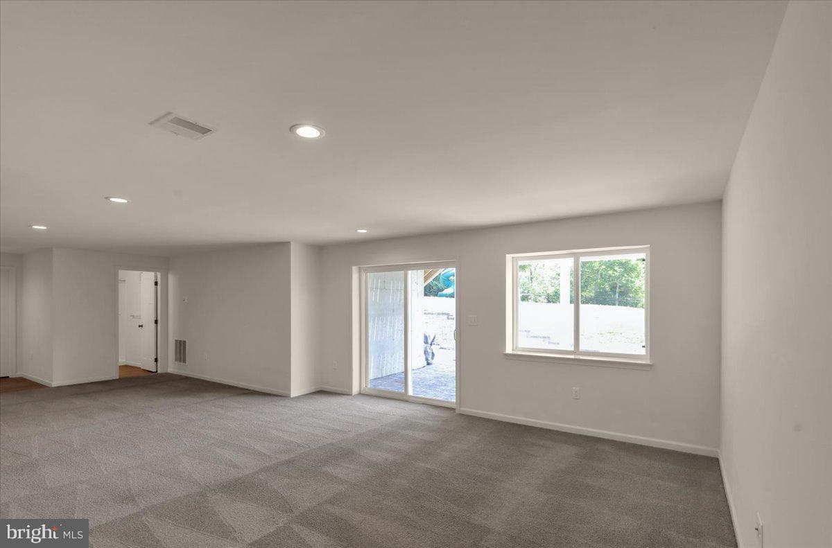 331 Chatsworth Court photo 37