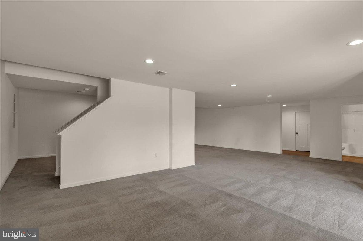 331 Chatsworth Court photo 38