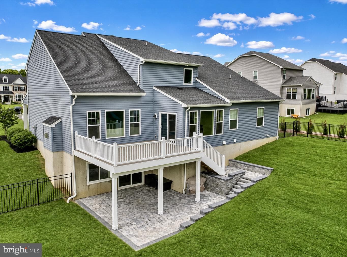 331 Chatsworth Court photo 42