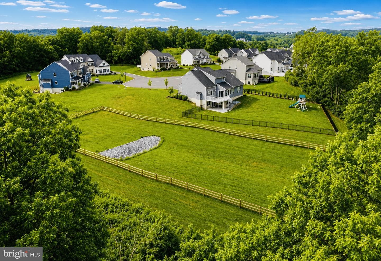 331 Chatsworth Court photo 46