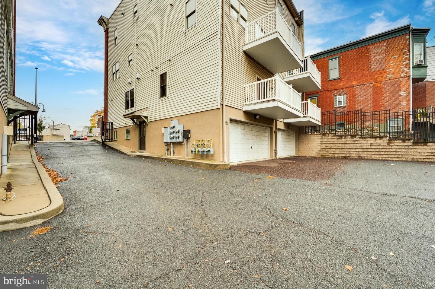 1016 Penn Street photo 2