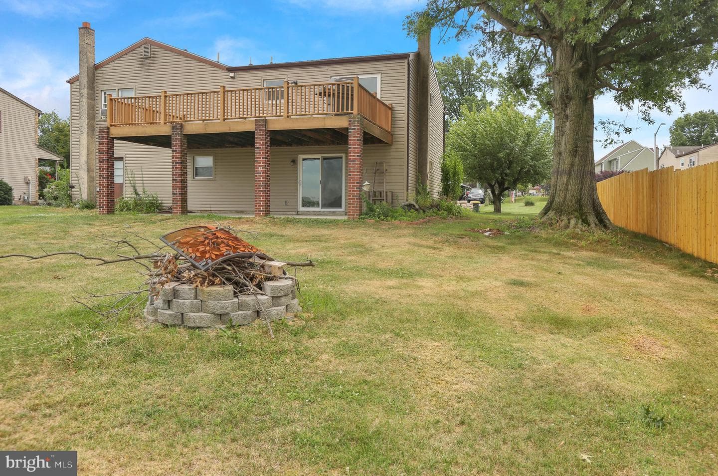 537 Marshall Avenue photo 4
