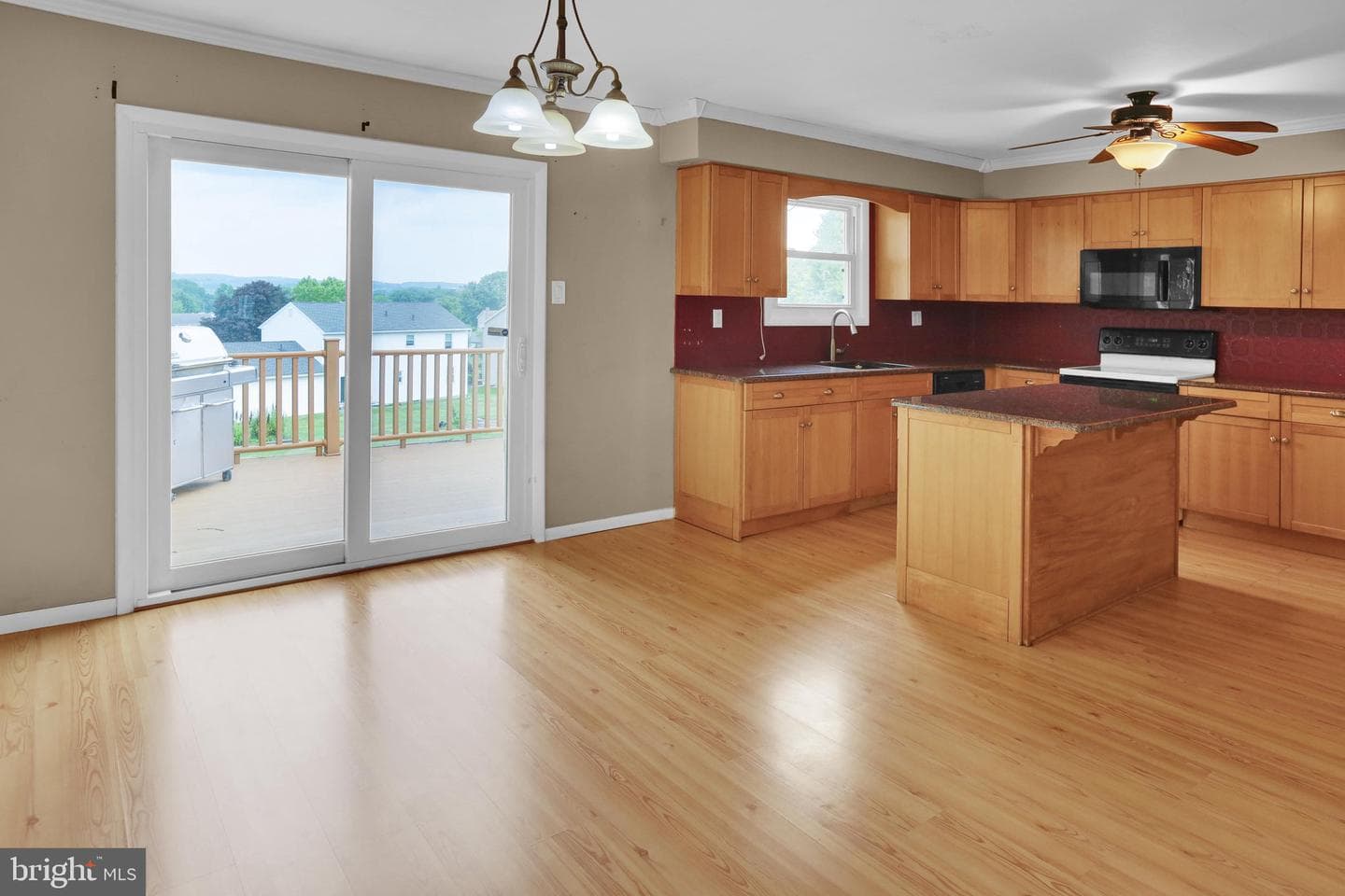 537 Marshall Avenue photo 9