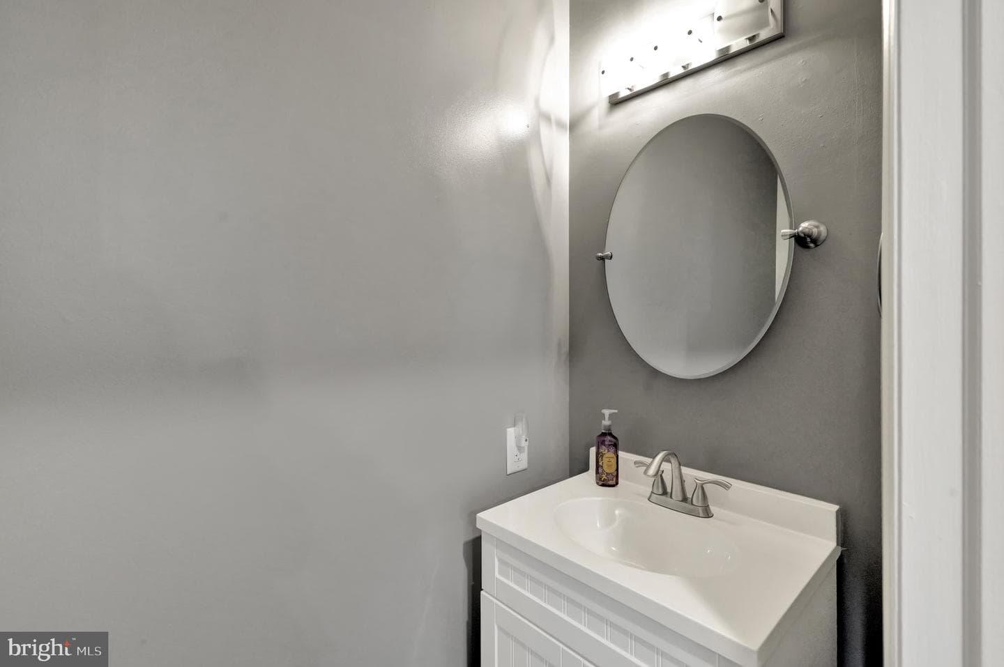 146 Bainbridge Cr photo 12