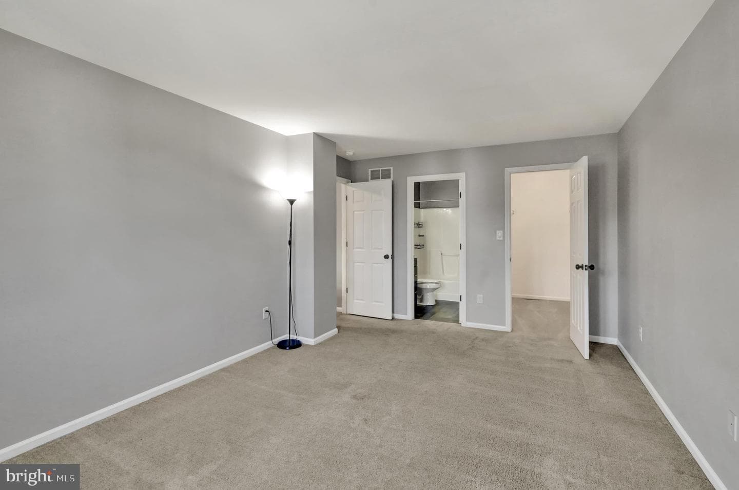 146 Bainbridge Cr photo 15
