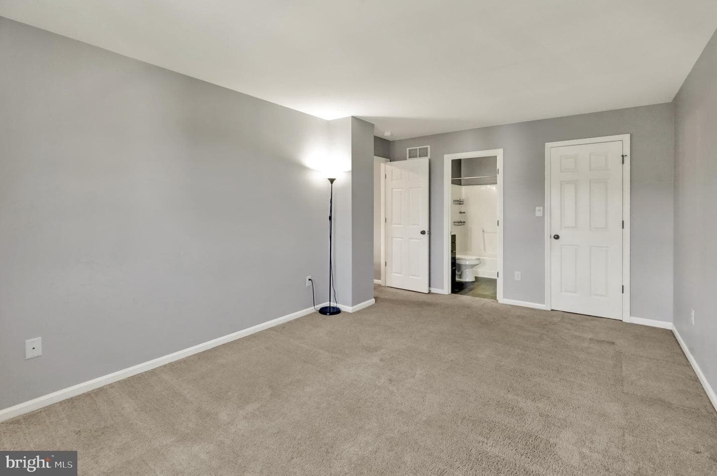 146 Bainbridge Cr photo 17