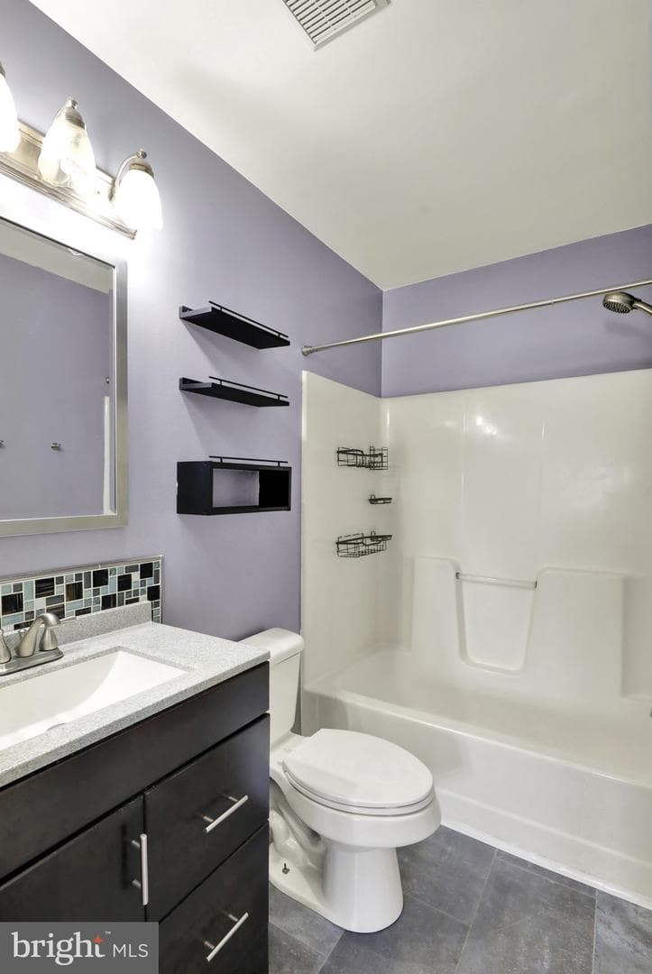 146 Bainbridge Cr photo 19