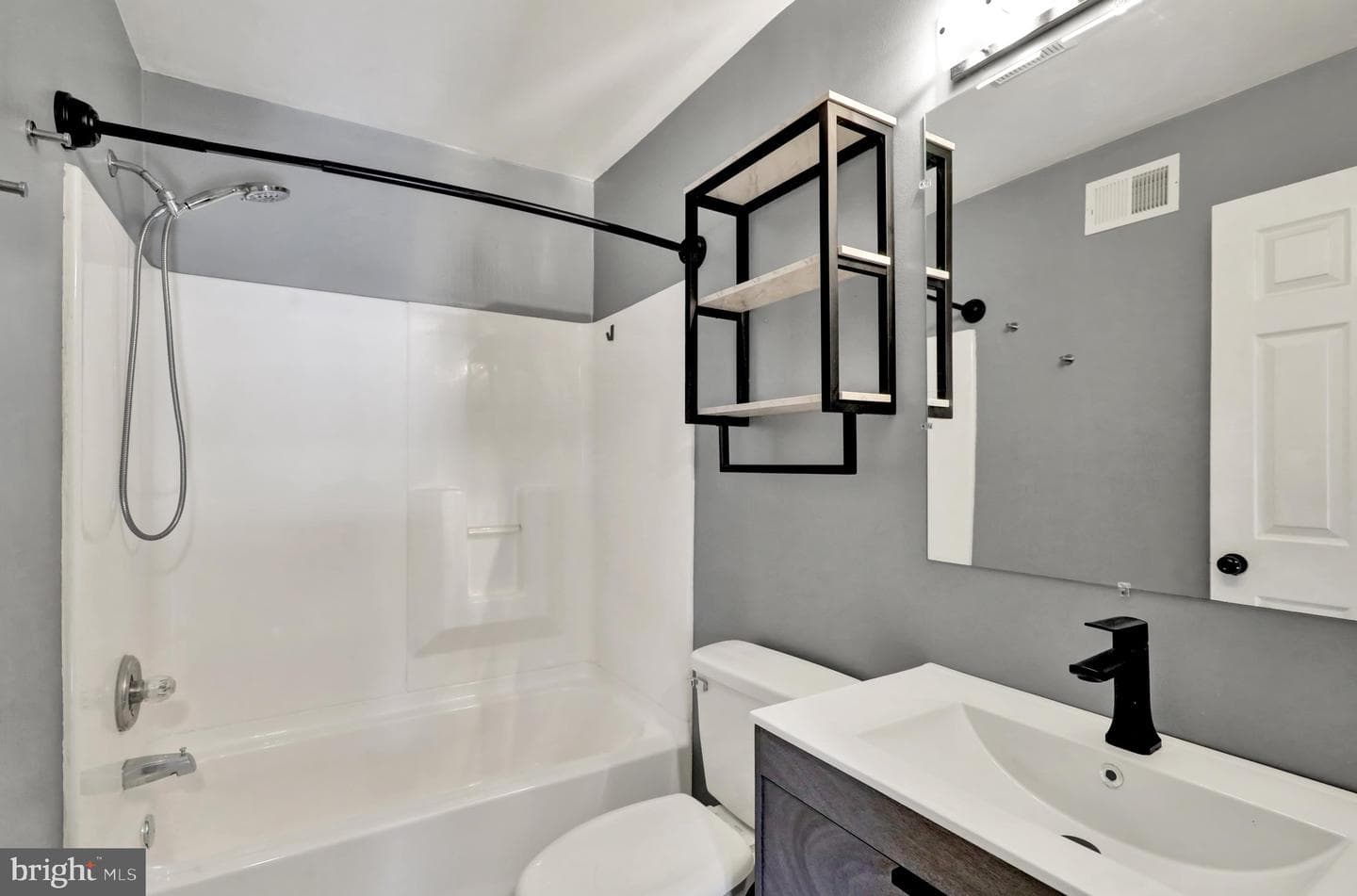146 Bainbridge Cr photo 20