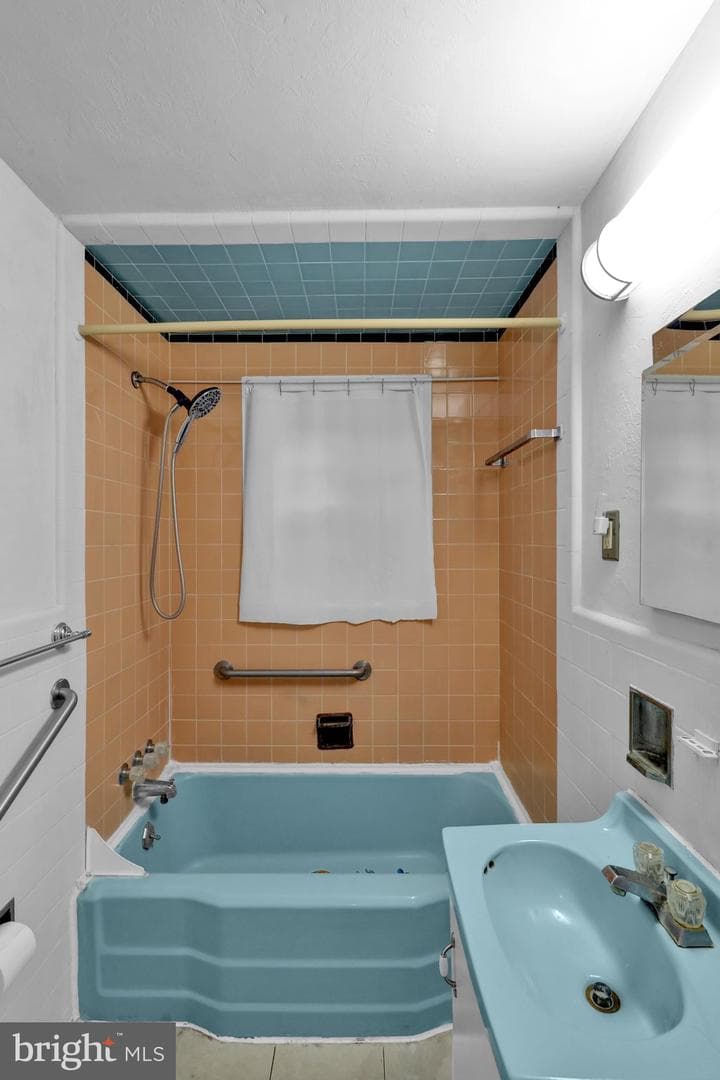 107 Gibraltar Road photo 14
