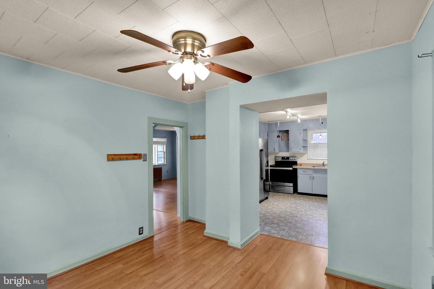 107 Gibraltar Road photo 16