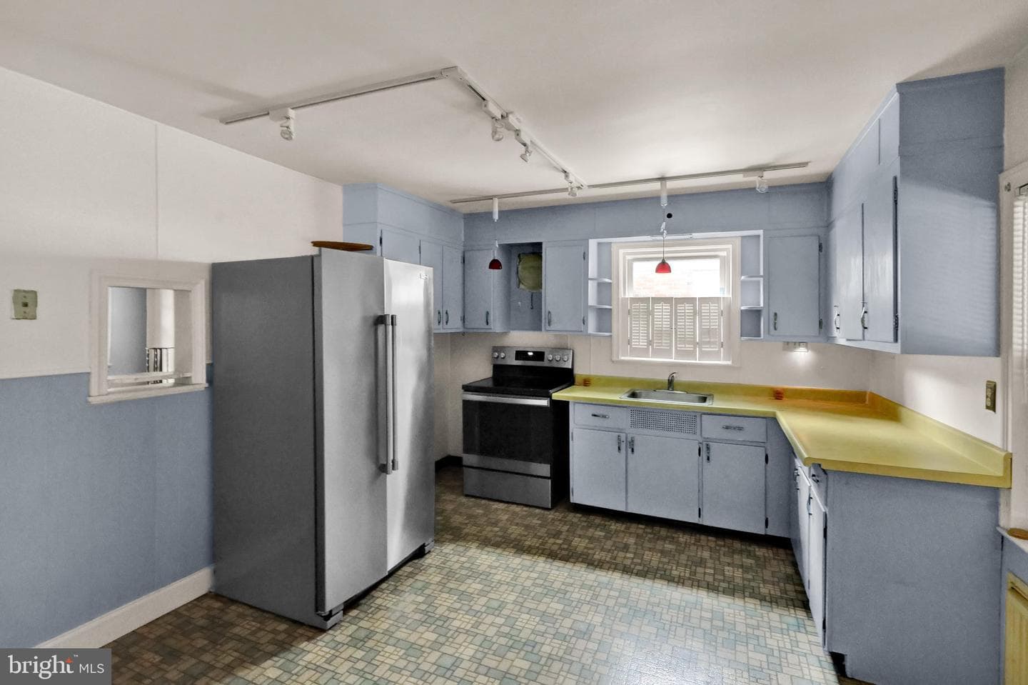 107 Gibraltar Road photo 29