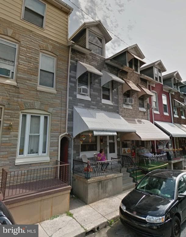 723 Locust Street, Reading