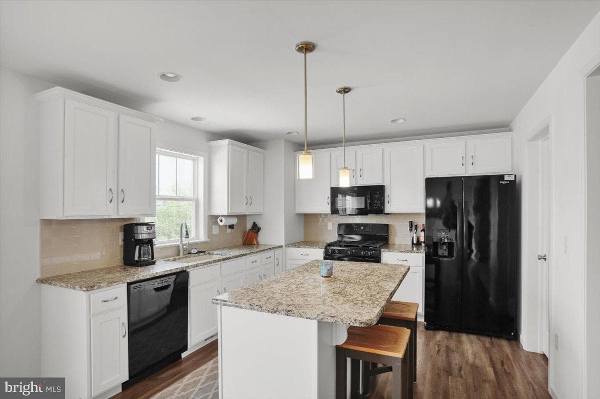425 Smokering Drive photo 2