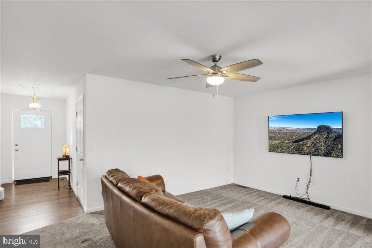 425 Smokering Drive photo 7