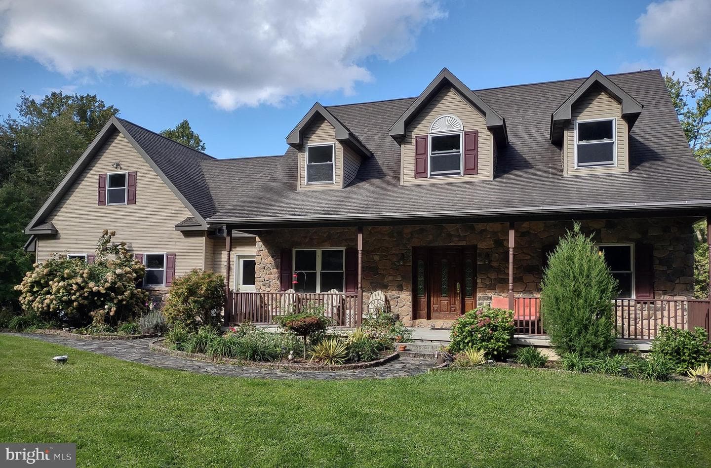 425 Swamp Road photo 3