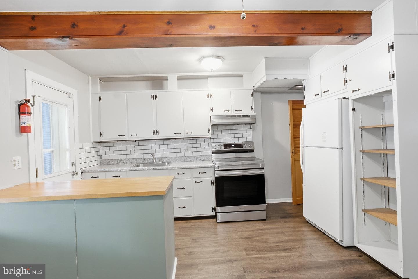 851 Delta Avenue photo 5