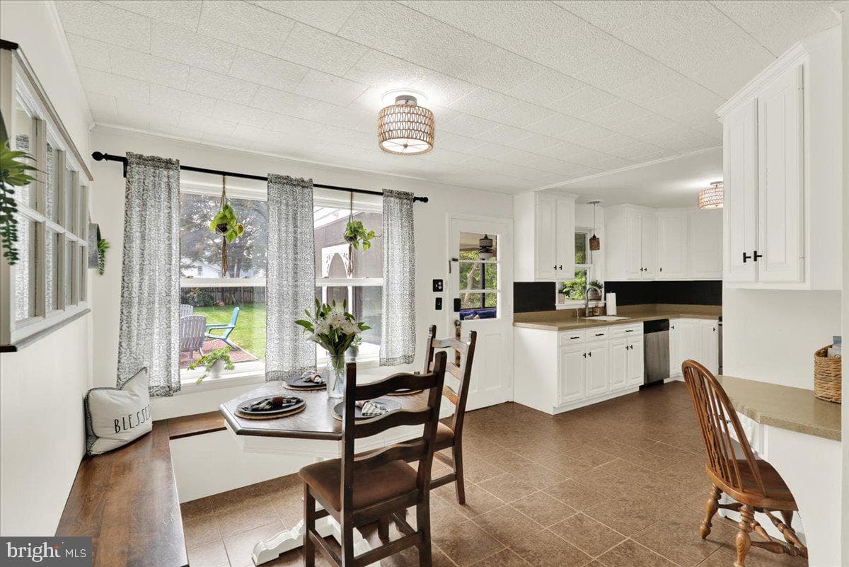 2314 Reading Boulevard photo 10