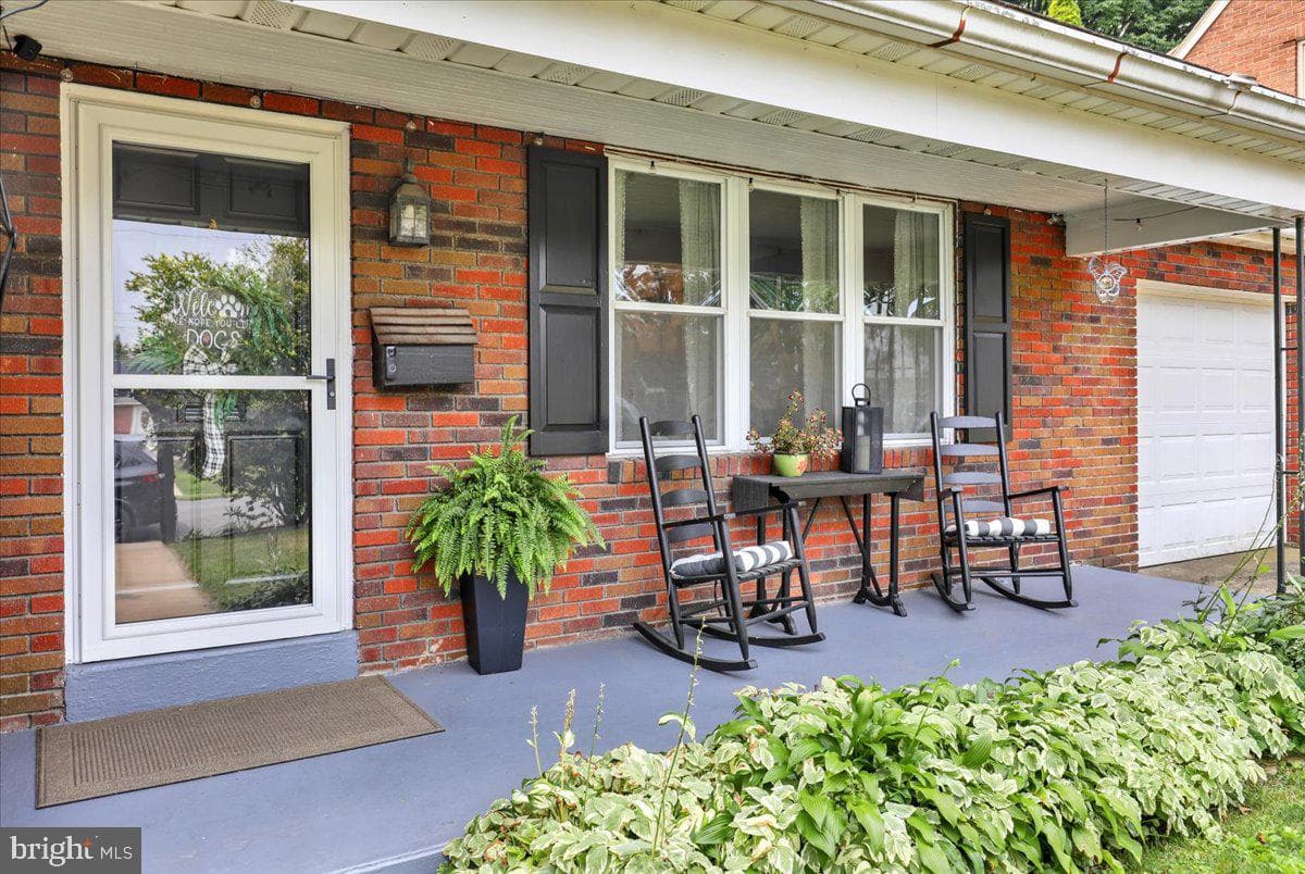 2314 Reading Boulevard photo 3