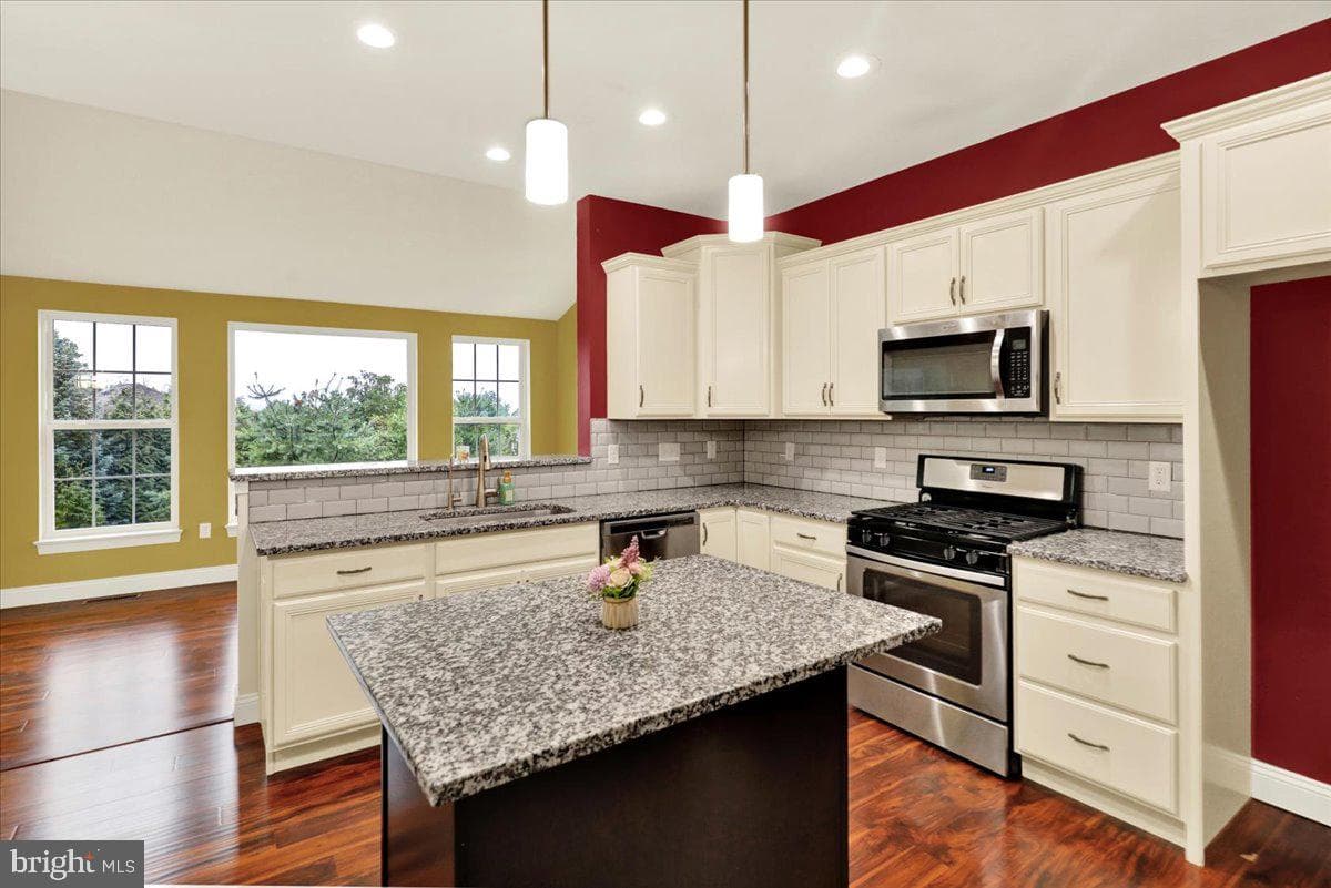181 Scotland Drive photo 8