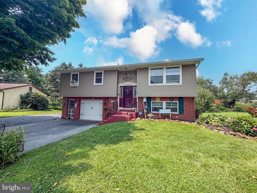 108 Maple Drive, Morgantown
