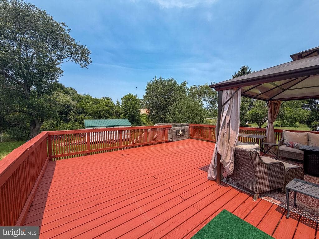 108 Maple Drive photo 8