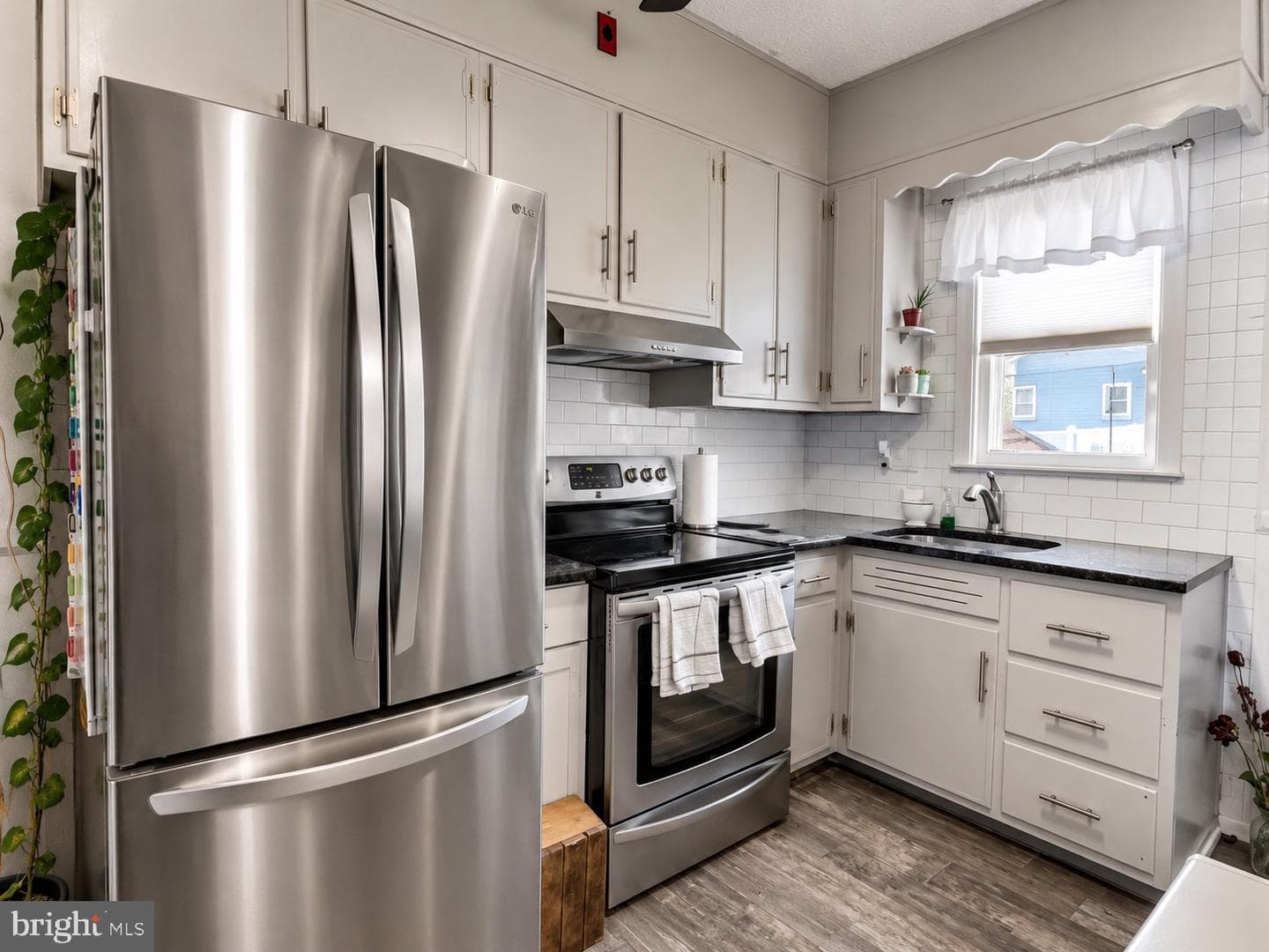 230 S 18th Street photo 9