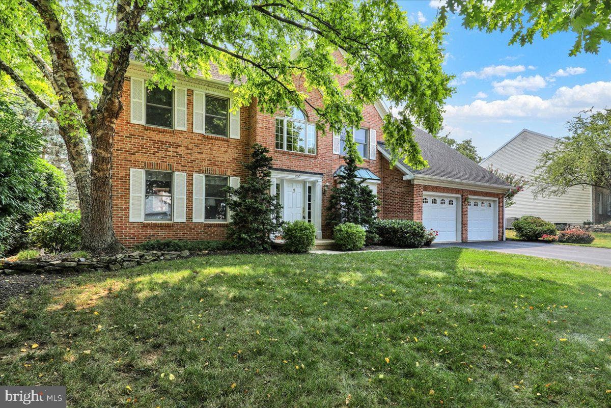 200 Sturbridge Drive photo 2