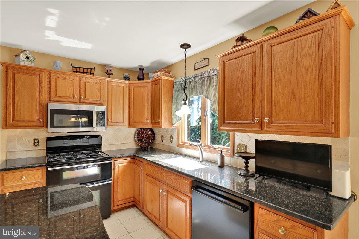 200 Sturbridge Drive photo 20