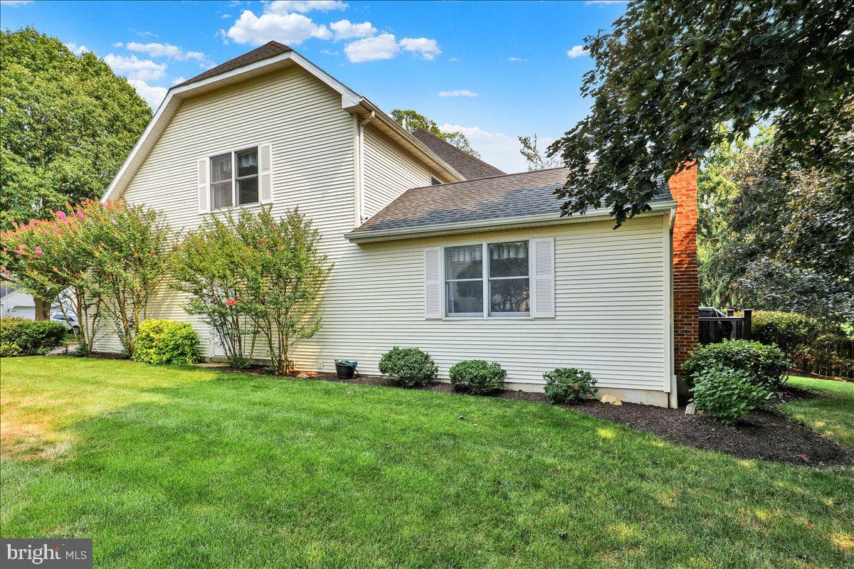 200 Sturbridge Drive photo 3