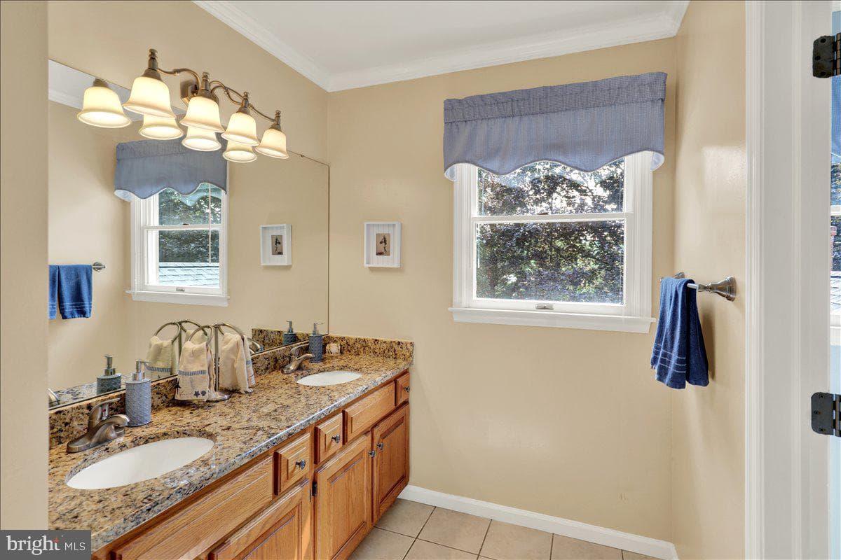 200 Sturbridge Drive photo 40