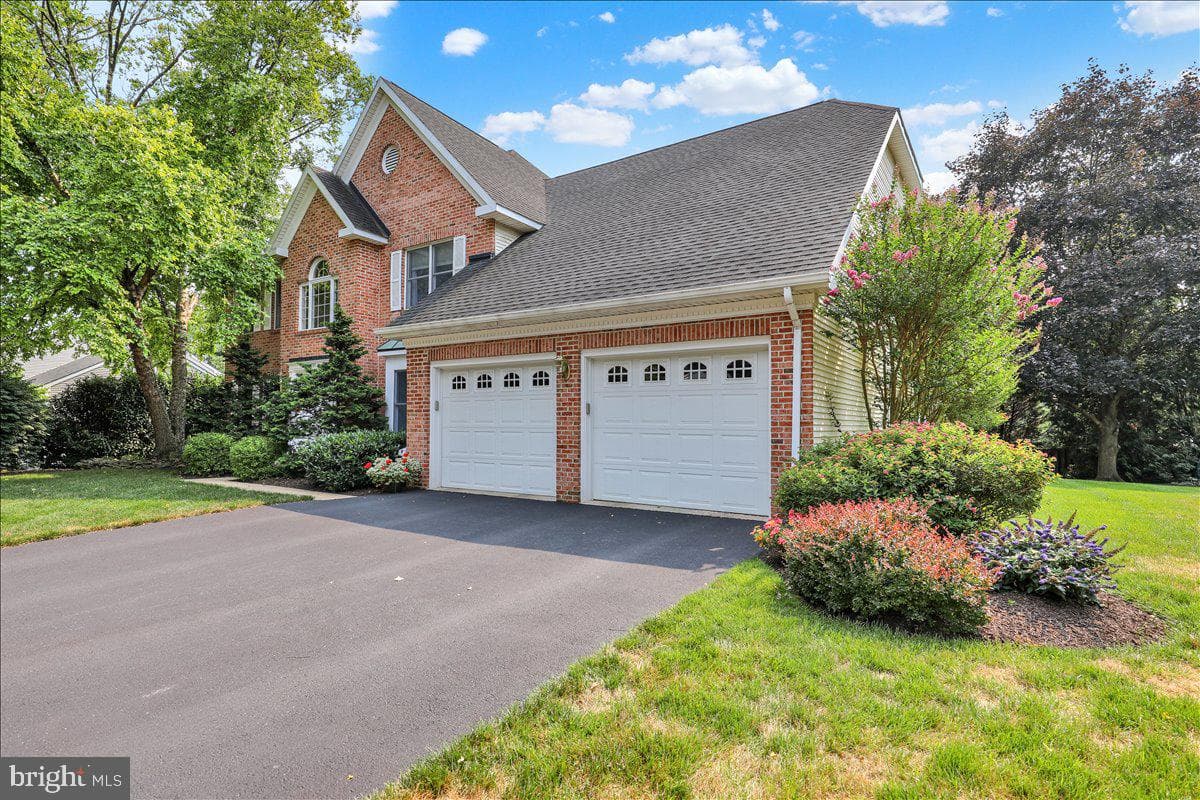 200 Sturbridge Drive photo 8
