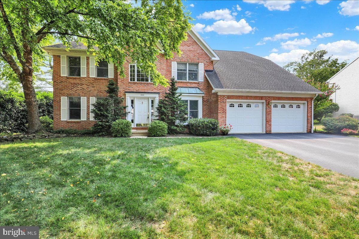 200 Sturbridge Drive photo 9