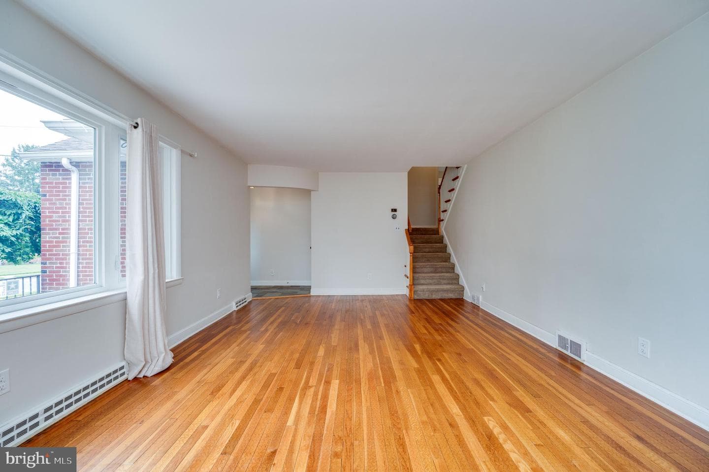 118 Emerald Avenue photo 13