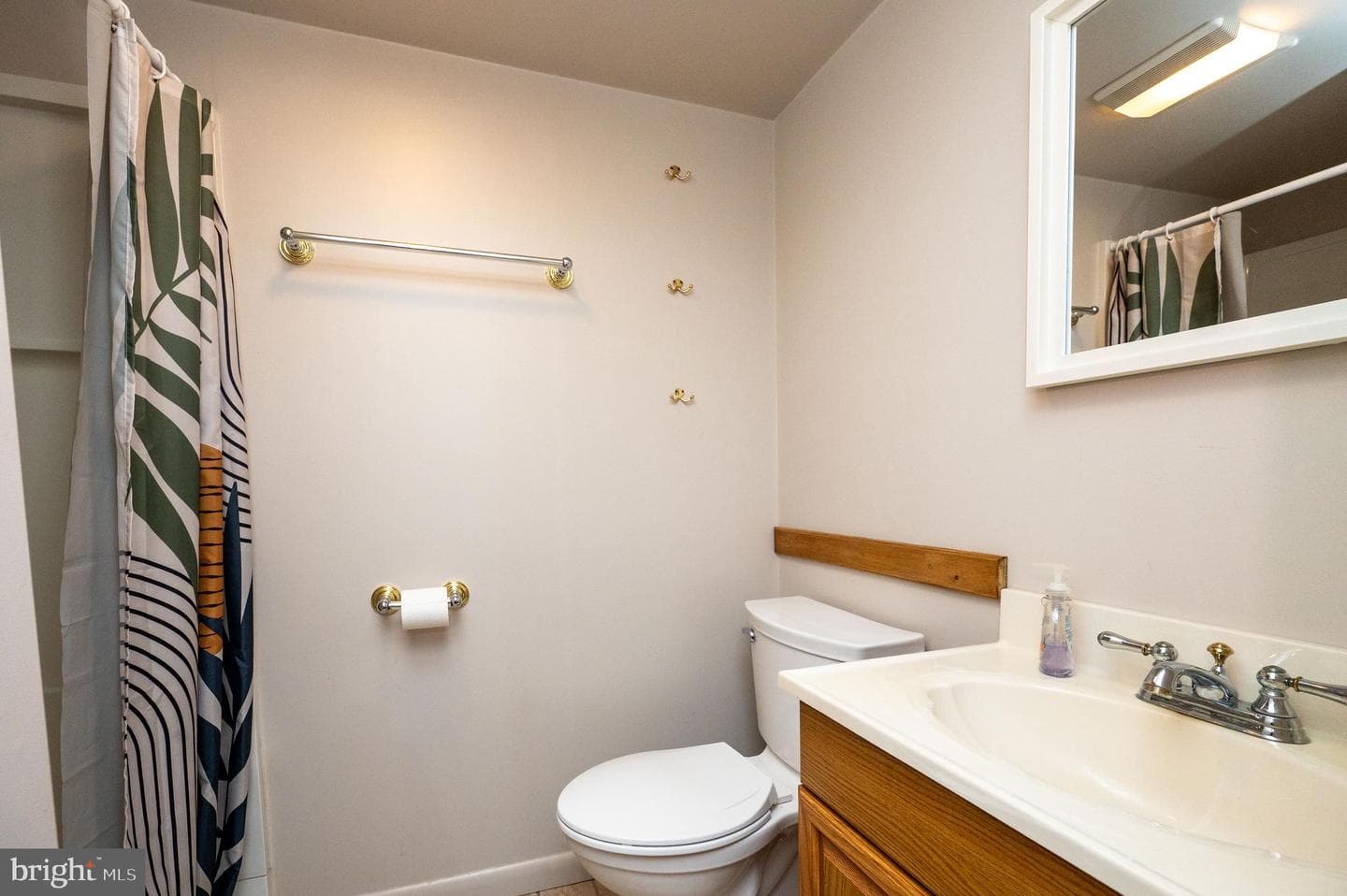 118 Emerald Avenue photo 32