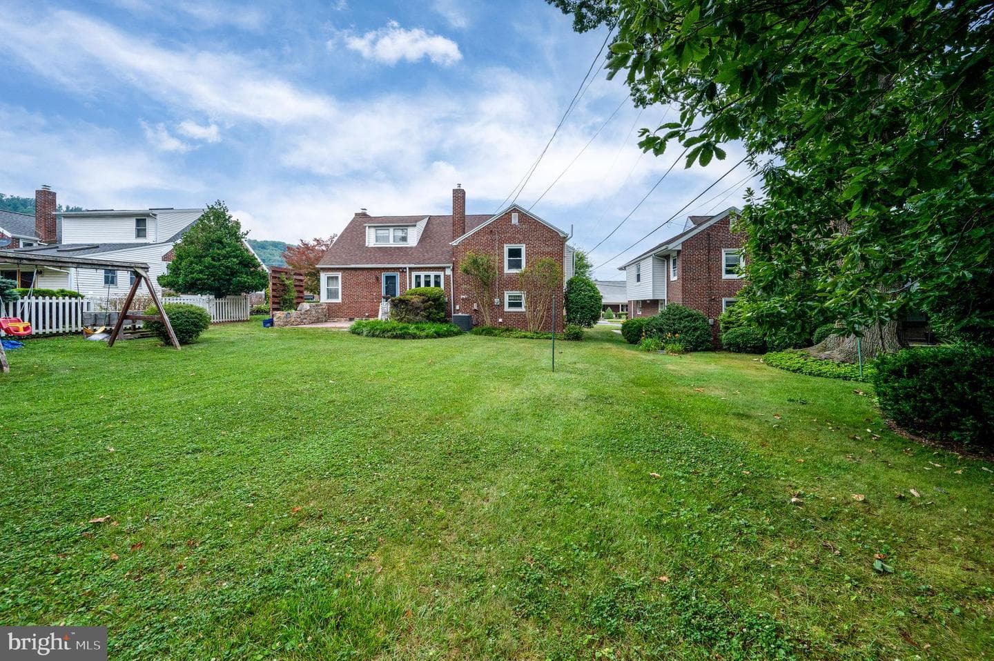 118 Emerald Avenue photo 36